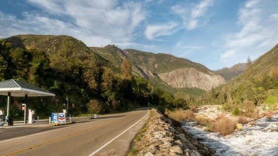 El Portal: Gateway to Yosemite