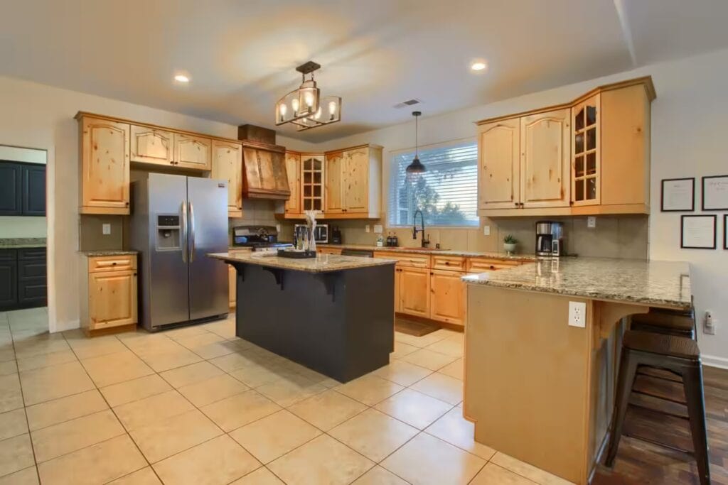 fully equipped kitchen with island